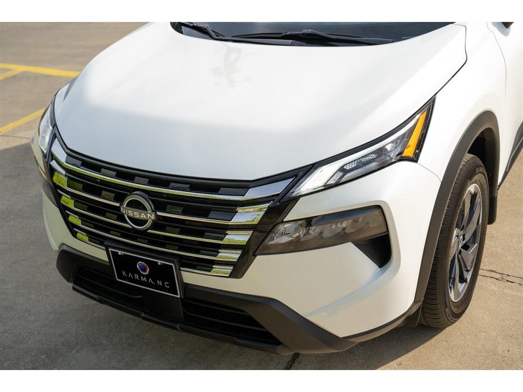 2024 Nissan Rogue SV - Photo 11