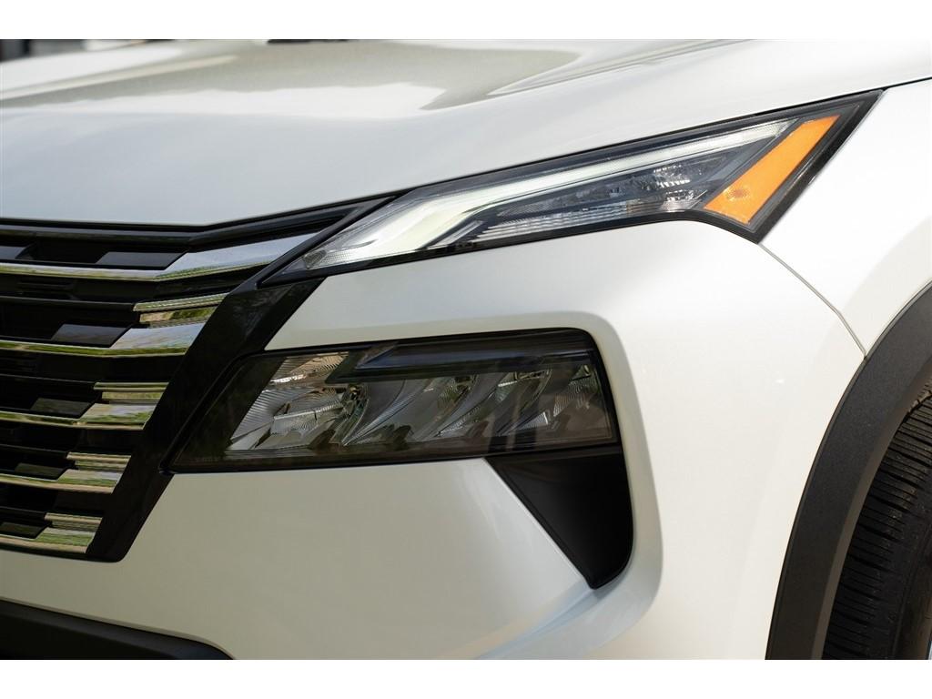2024 Nissan Rogue SV - Photo 9