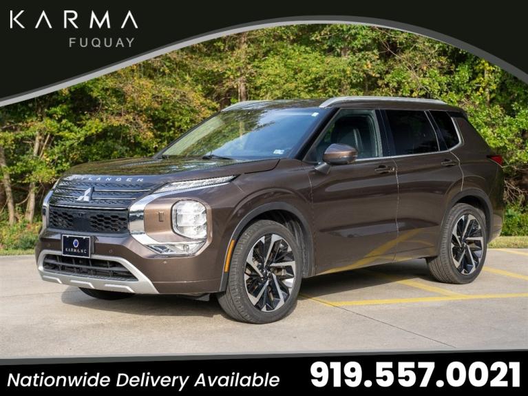 2022 Mitsubishi Outlander SEL's photo